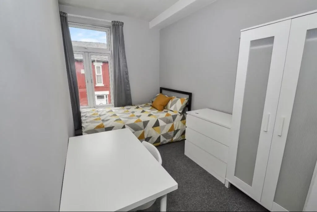 3 bedroom end of terrace house for rent