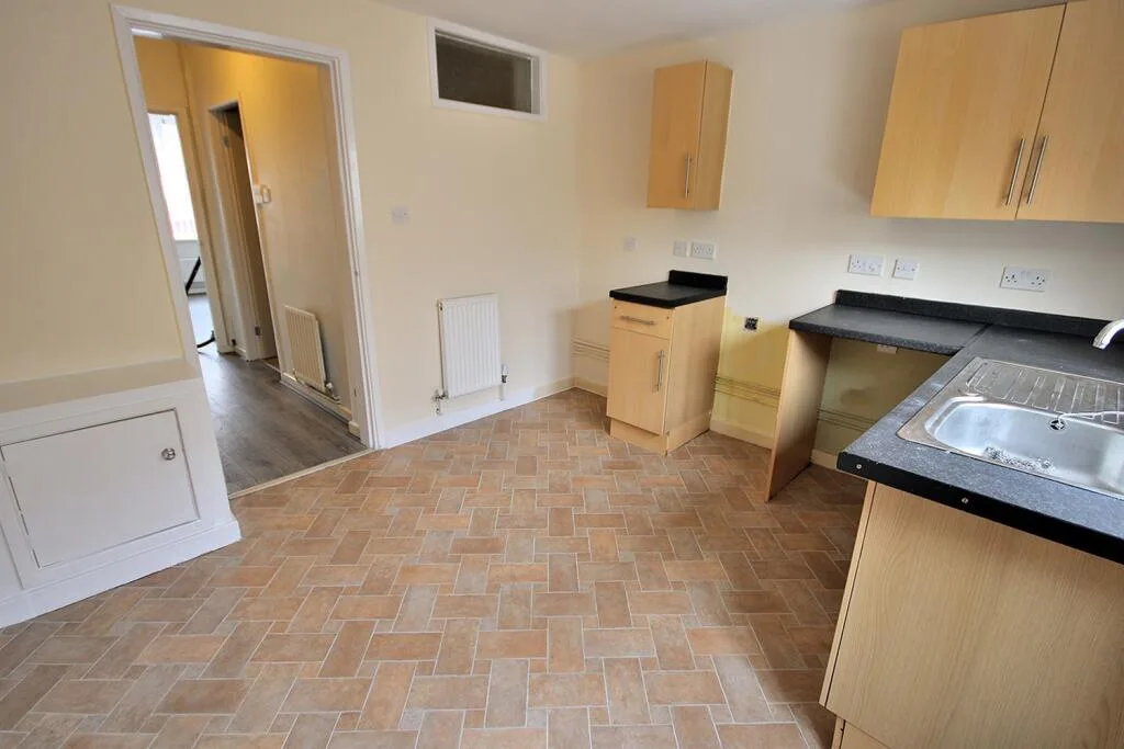 2 bedroom house for rent