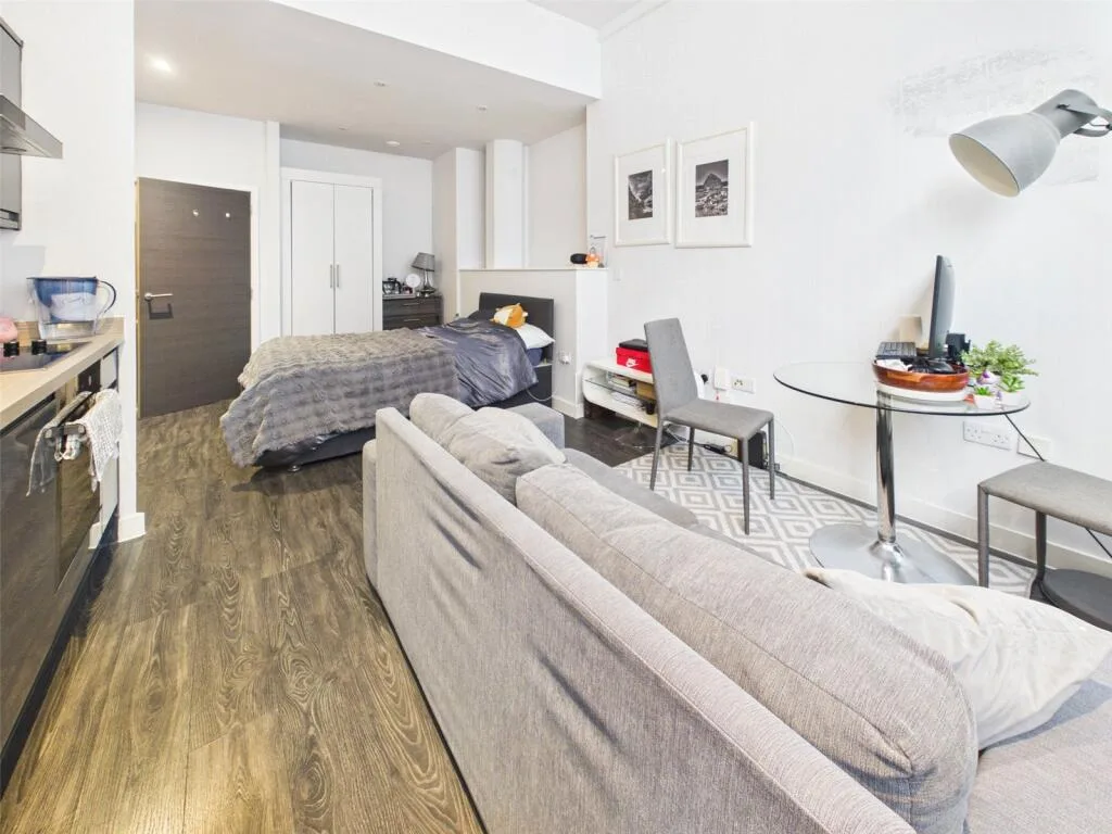 Studio apartment for rent
