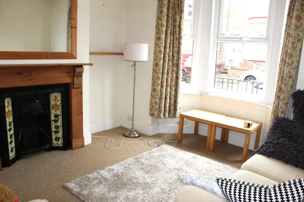 6 bedroom house for rent
