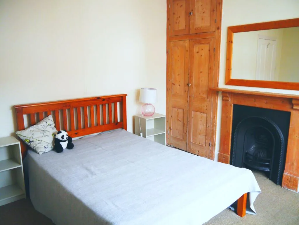 6 bedroom house for rent
