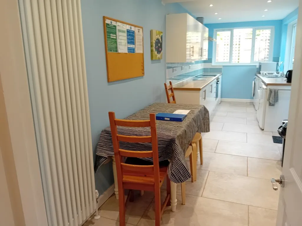 6 bedroom house for rent