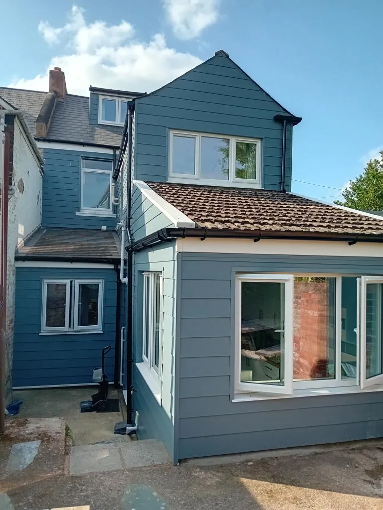 6 bedroom house for rent