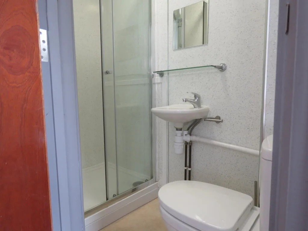 5 bedroom terraced house for rent
