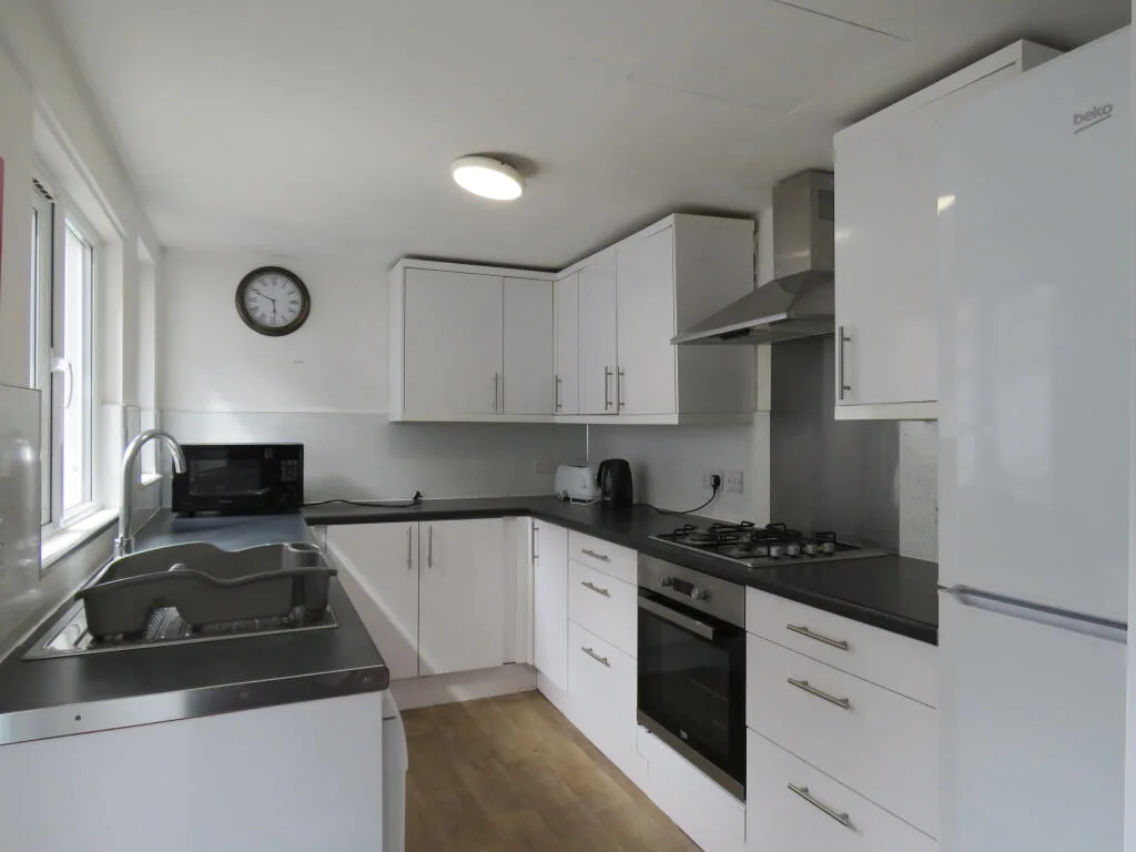 5 bedroom terraced house for rent