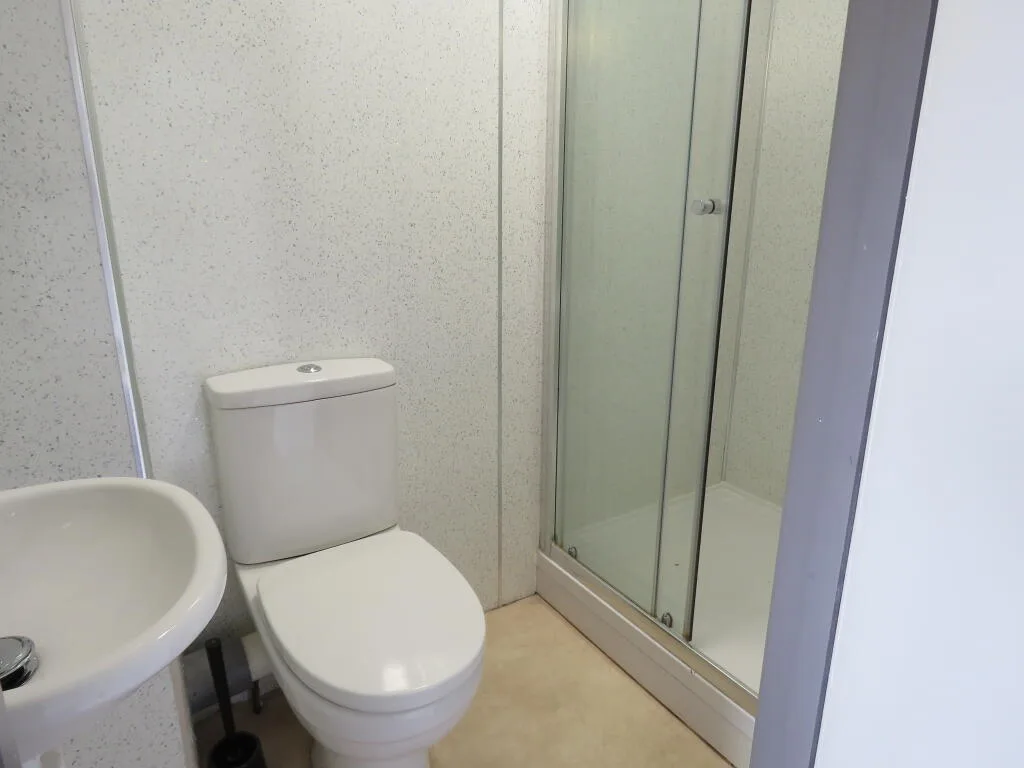5 bedroom terraced house for rent