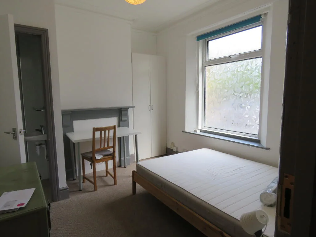 5 bedroom terraced house for rent
