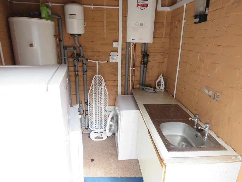 5 bedroom terraced house for rent