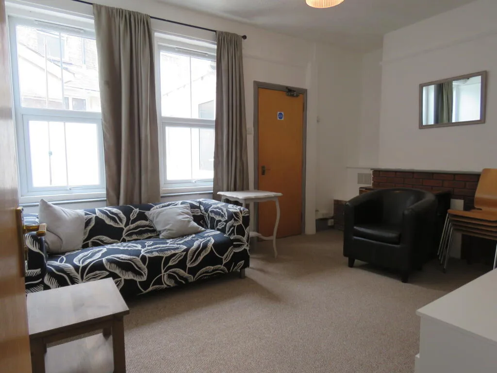 5 bedroom terraced house for rent