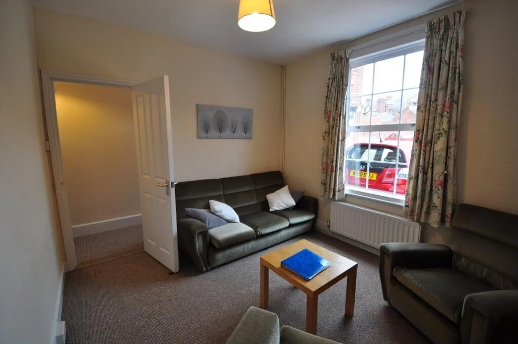4 bedroom terraced house for rent