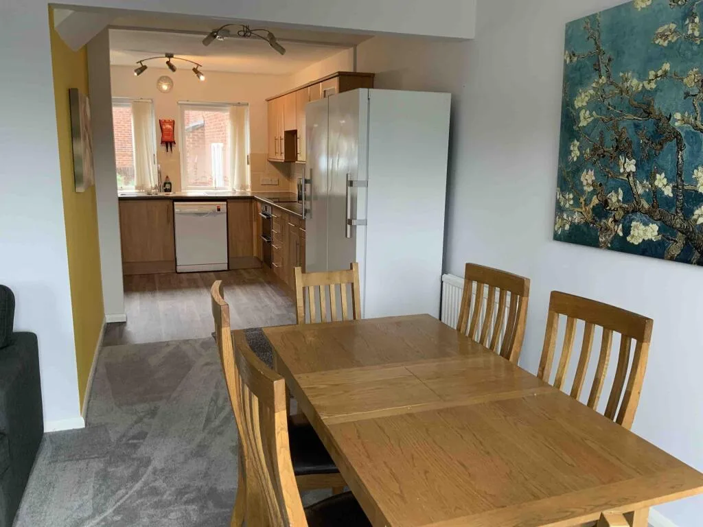 6 bedroom house for rent