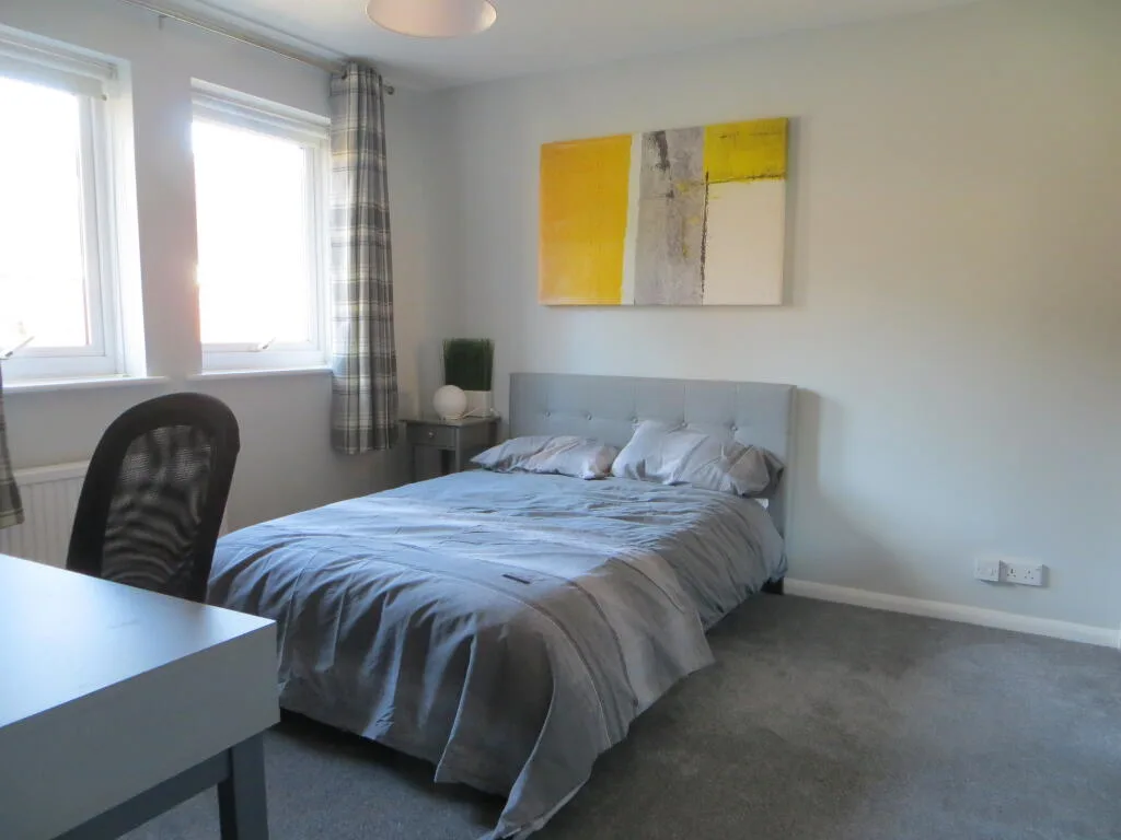 6 bedroom house for rent