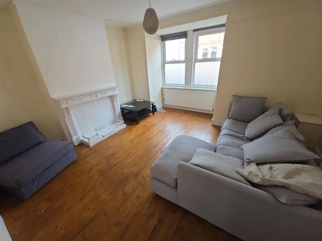 5 bedroom apartment for rent