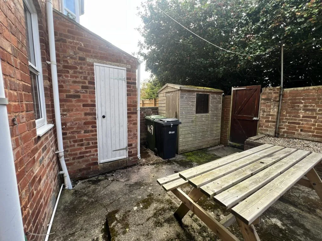 5 bedroom apartment for rent