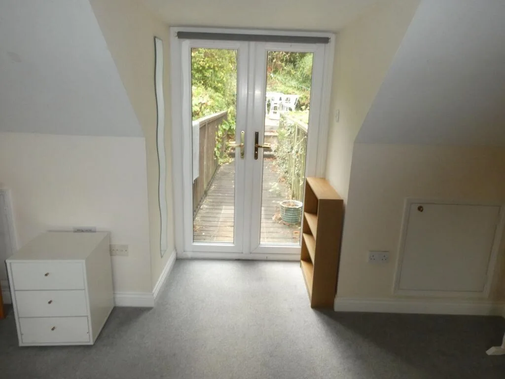 6 bedroom detached house for rent