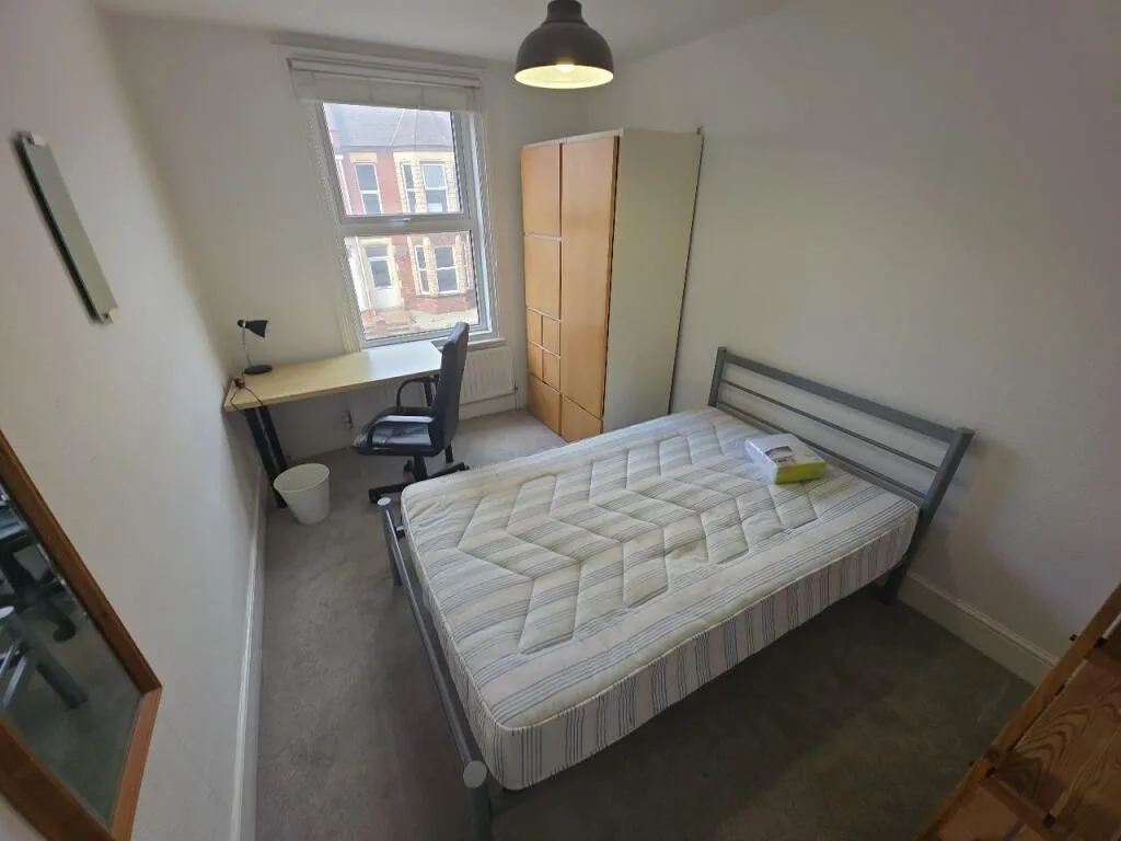 6 bedroom house for rent