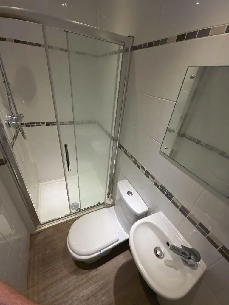 6 bedroom house for rent