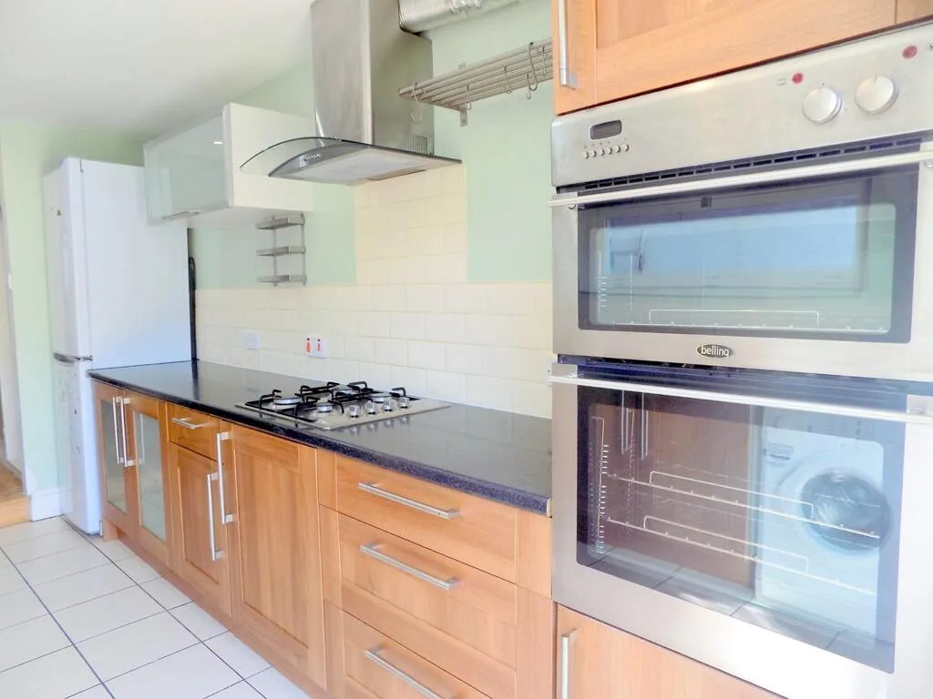 4 bedroom terraced house for rent