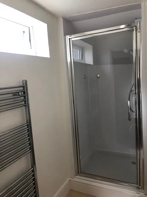 6 bedroom terraced house for rent