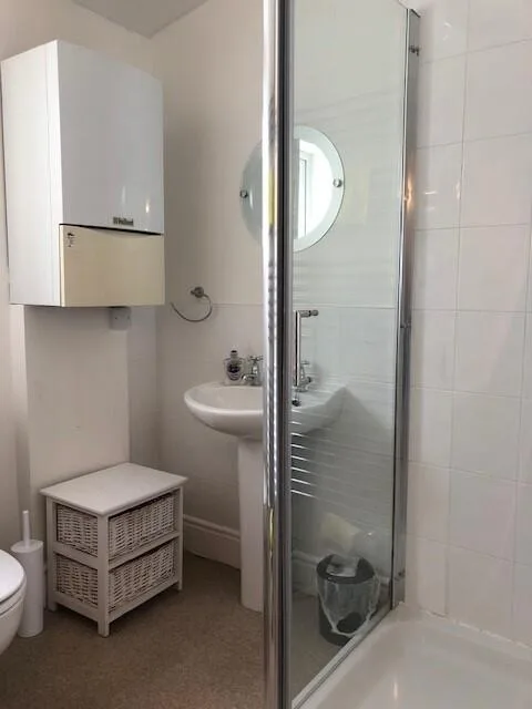6 bedroom terraced house for rent