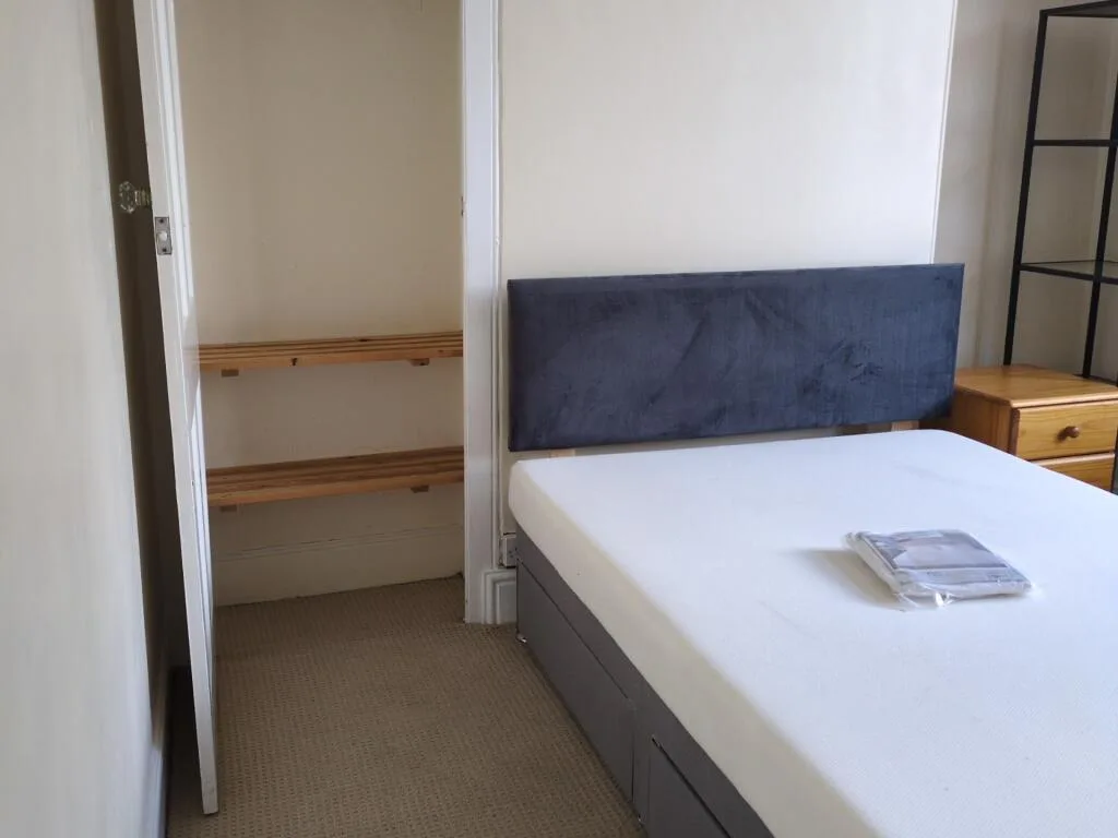 5 bedroom terraced house for rent