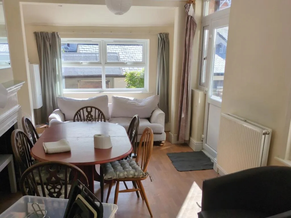 5 bedroom terraced house for rent