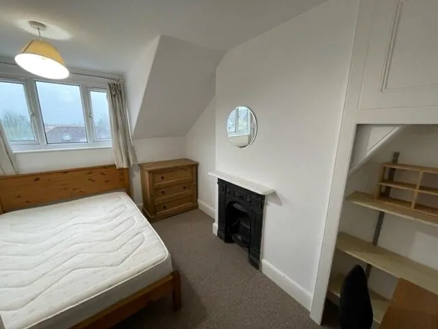 6 bedroom house for rent