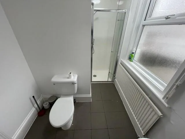 6 bedroom house for rent