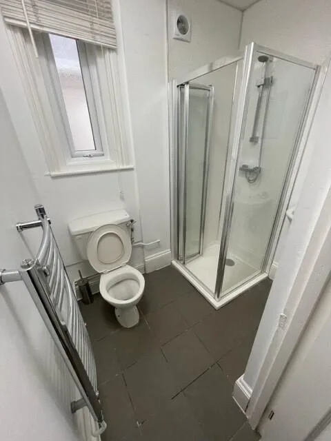 6 bedroom house for rent