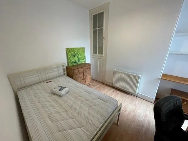 5 bedroom terraced house for rent