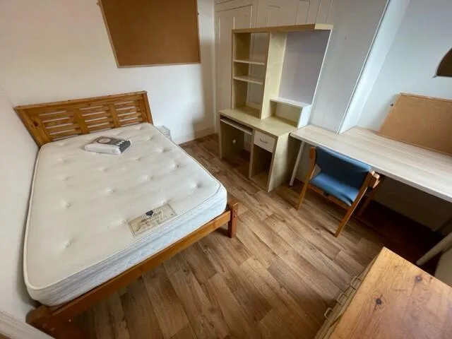 5 bedroom terraced house for rent