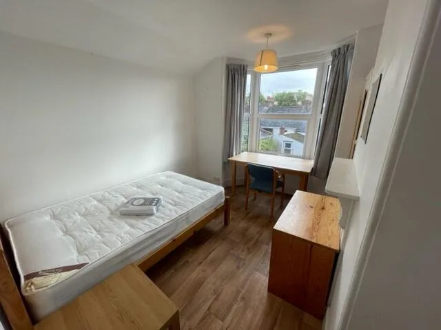 5 bedroom terraced house for rent