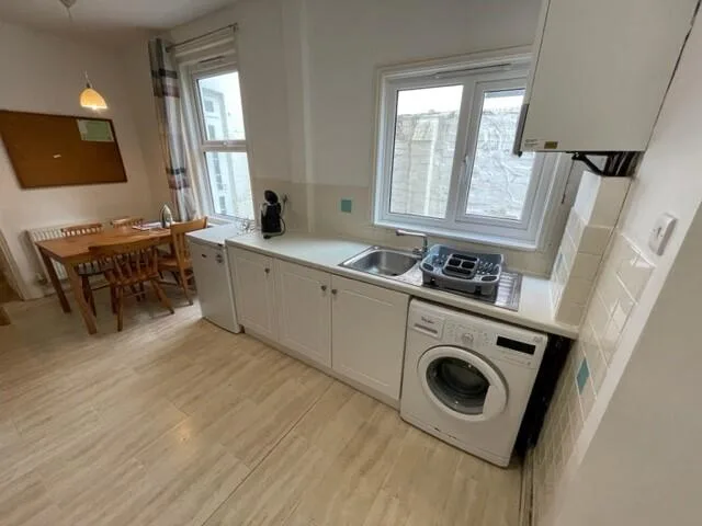 5 bedroom terraced house for rent