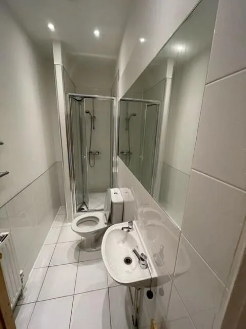 5 bedroom terraced house for rent