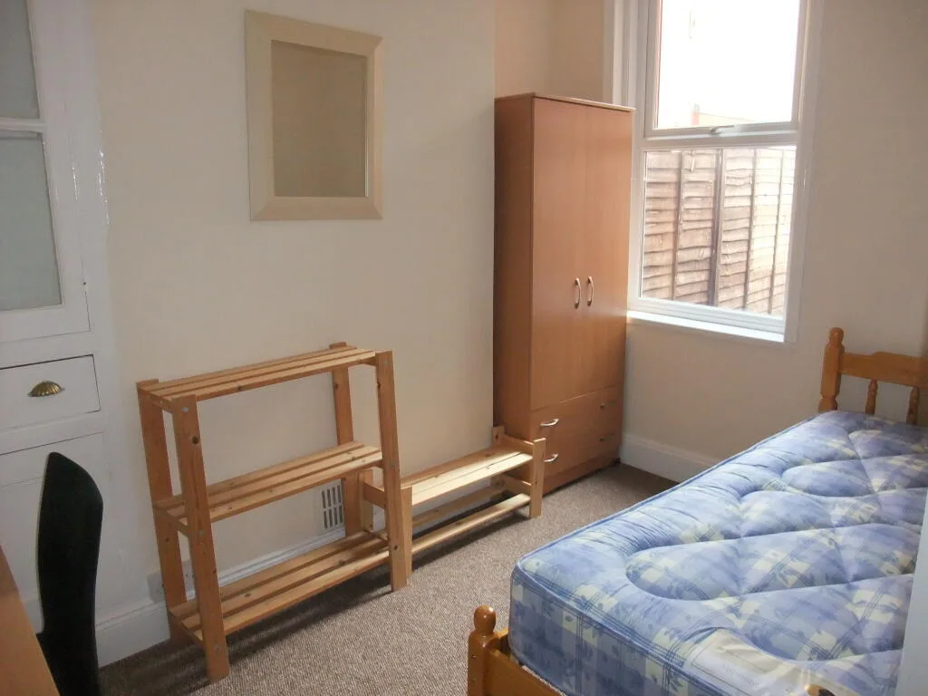 5 bedroom terraced house for rent