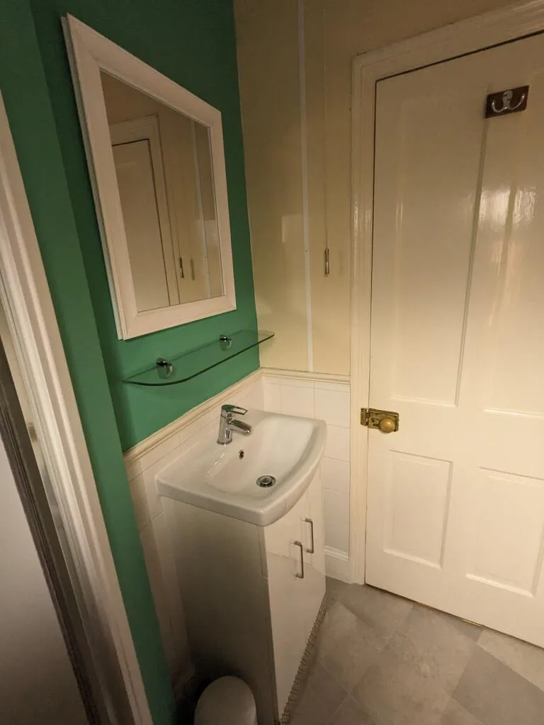 5 bedroom terraced house for rent