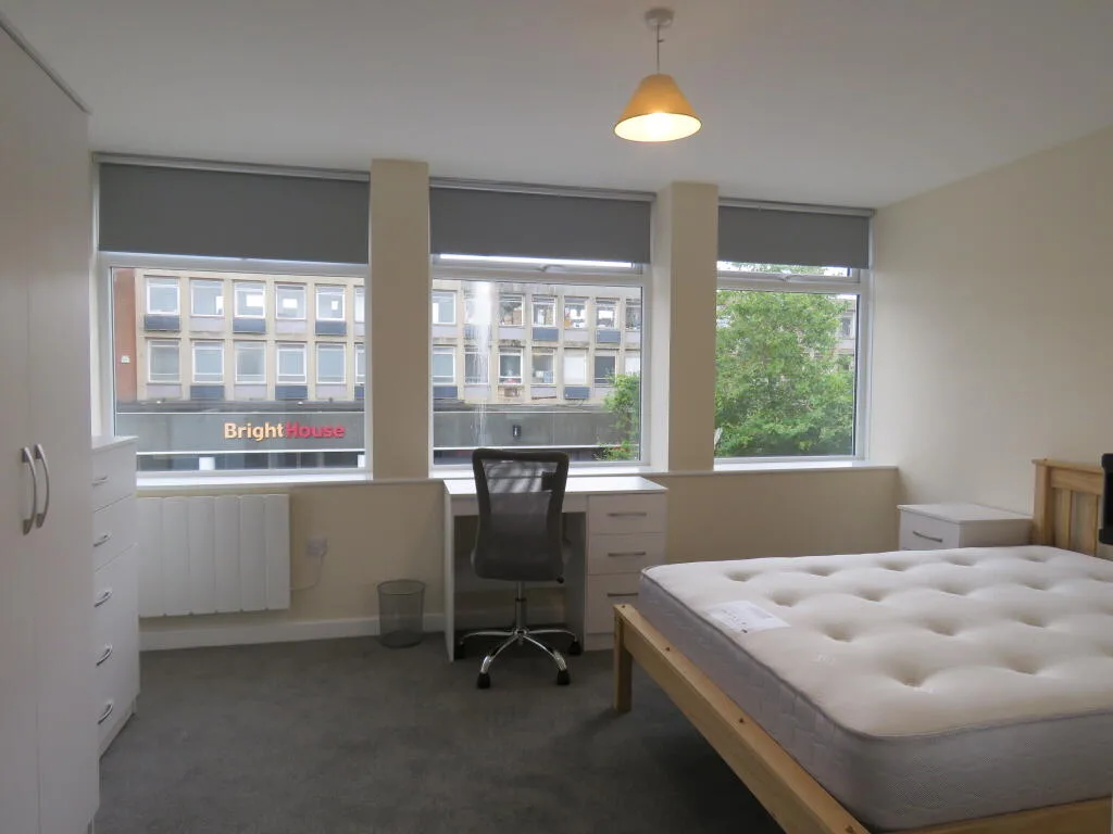 6 bedroom apartment for rent
