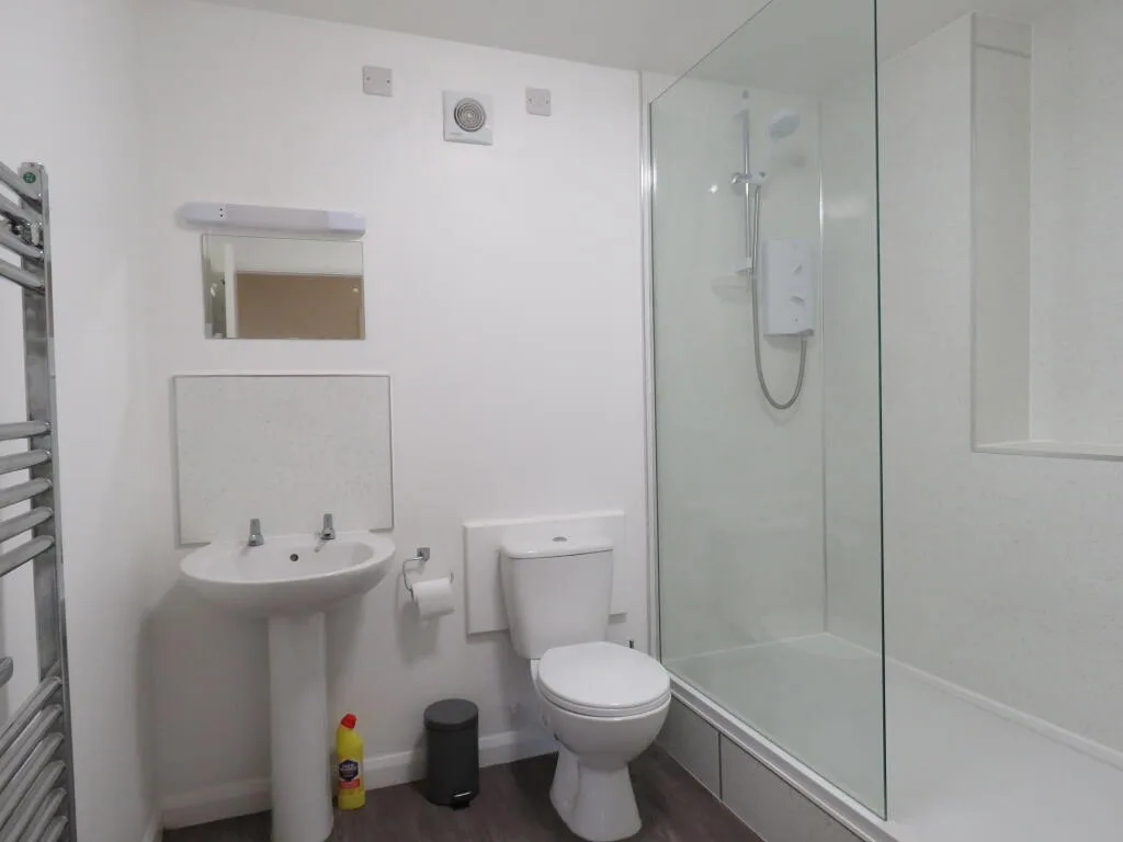 6 bedroom apartment for rent