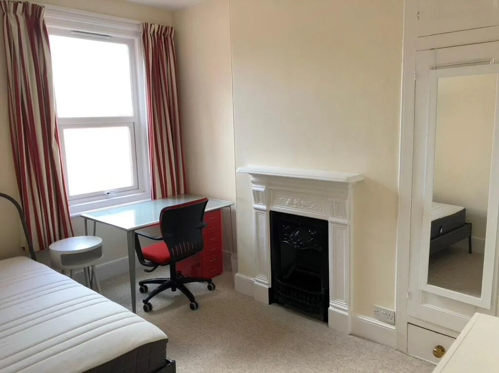 5 bedroom terraced house for rent