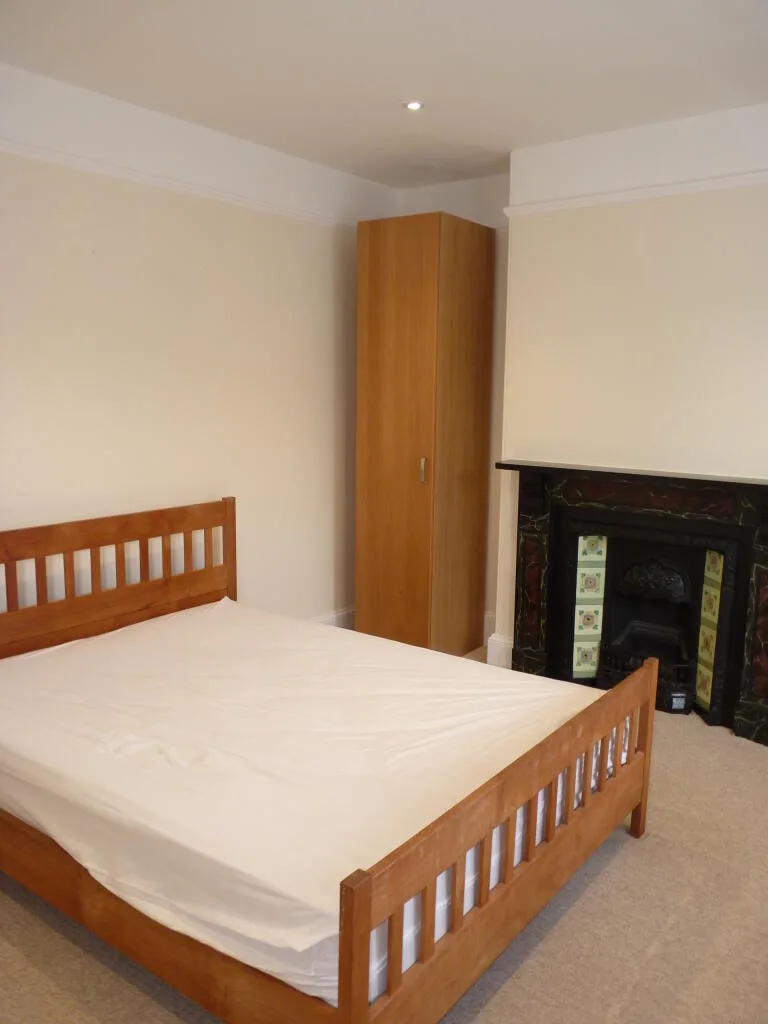 5 bedroom terraced house for rent