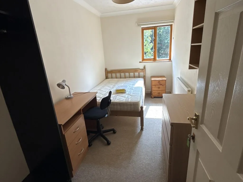 6 bedroom house for rent
