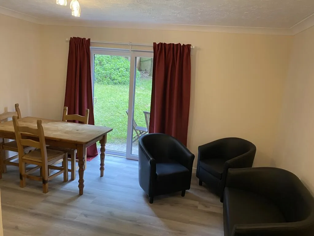 6 bedroom house for rent