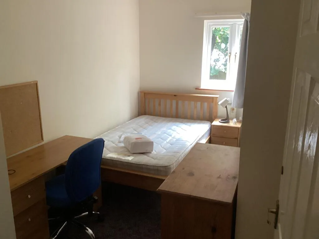 6 bedroom house for rent
