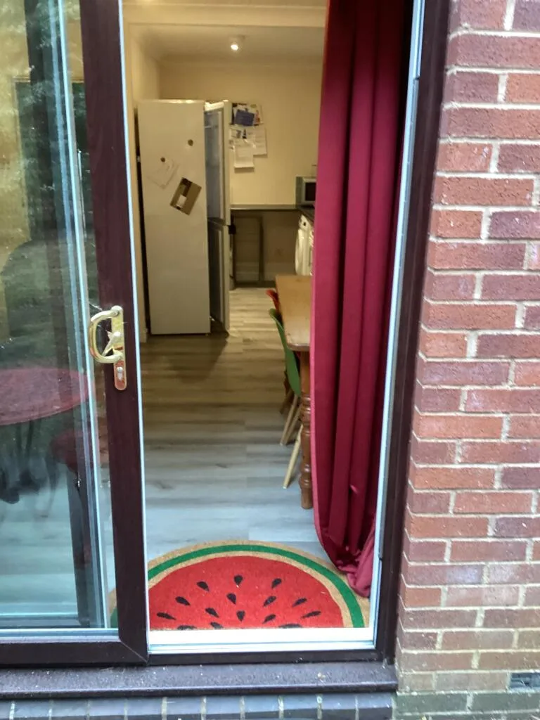 6 bedroom house for rent