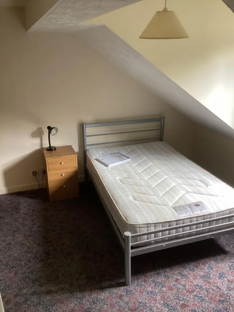 6 bedroom house for rent