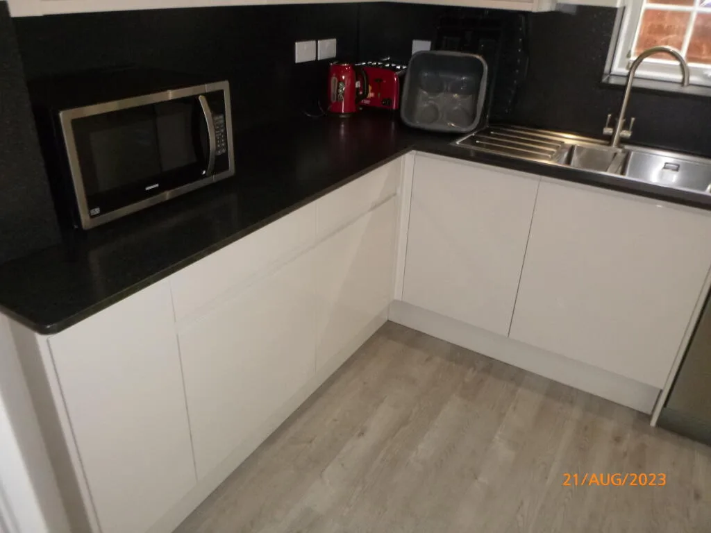 6 bedroom house for rent