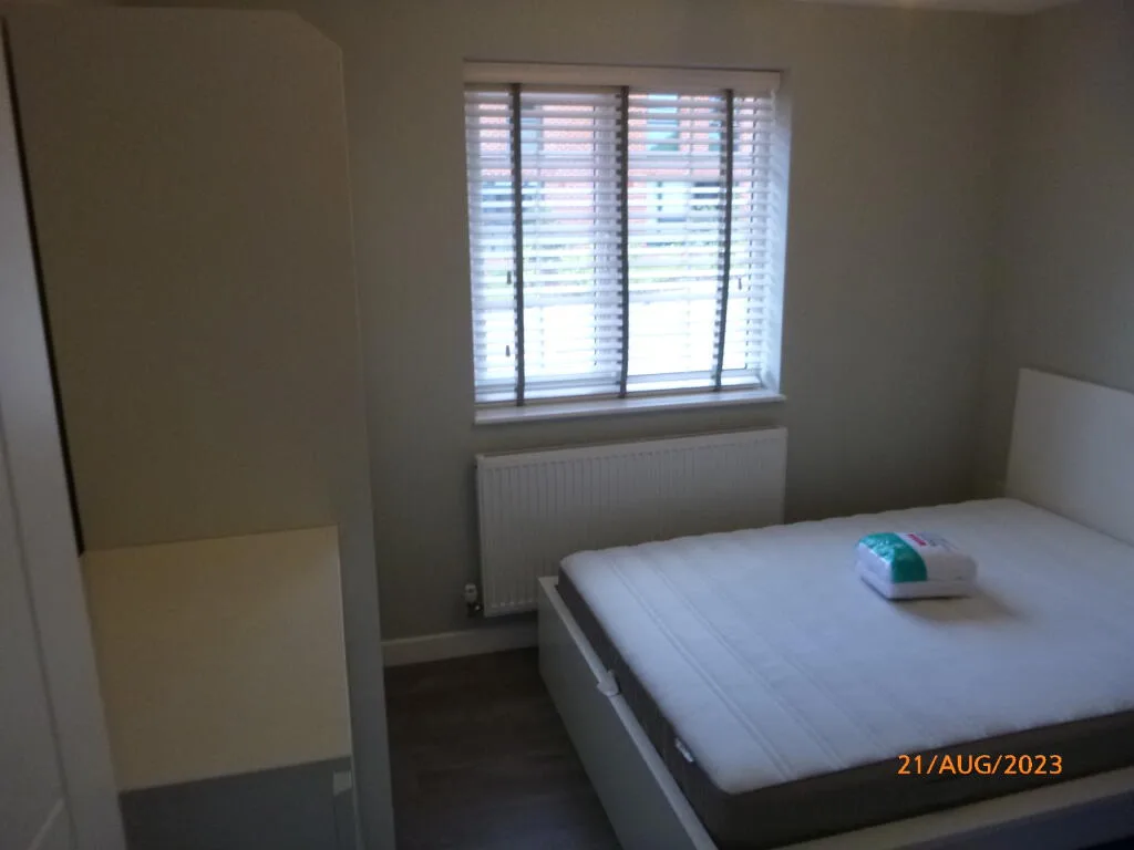 6 bedroom house for rent