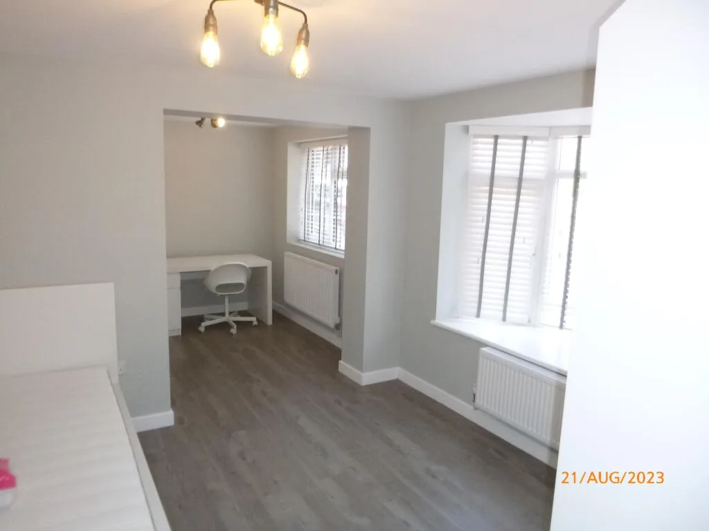 6 bedroom house for rent