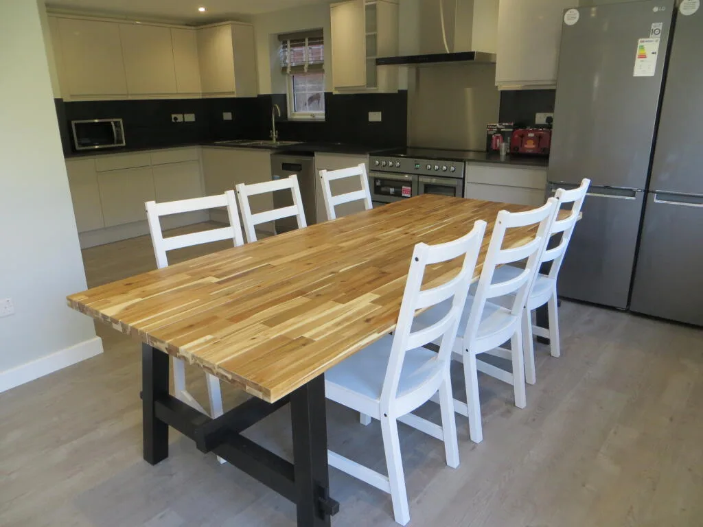 6 bedroom house for rent