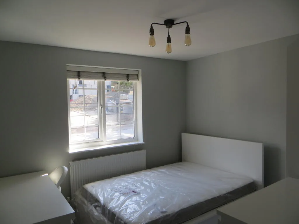 6 bedroom house for rent